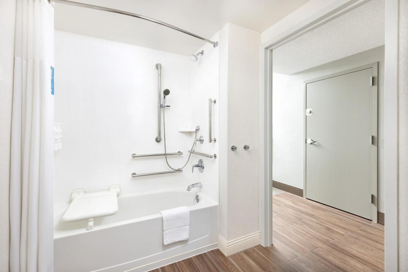 Hampton Inn Long Island/Islandia Luaran gambar